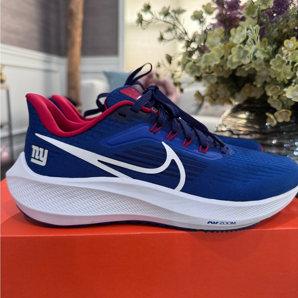 Nike NY Giants Pegasus 39 Running Shoe